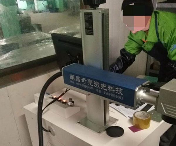 汽配50瓦高配激光打标机